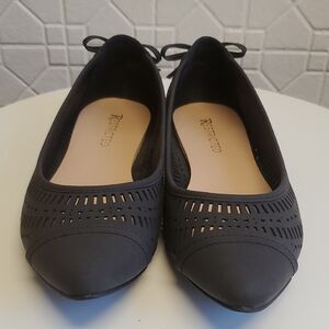 Restricted Women's Gray Laser-Cut Ballet Flats Size 9